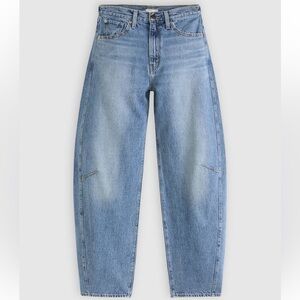NWT Levi’s Barrel Cinch waisted Jeans medium wash